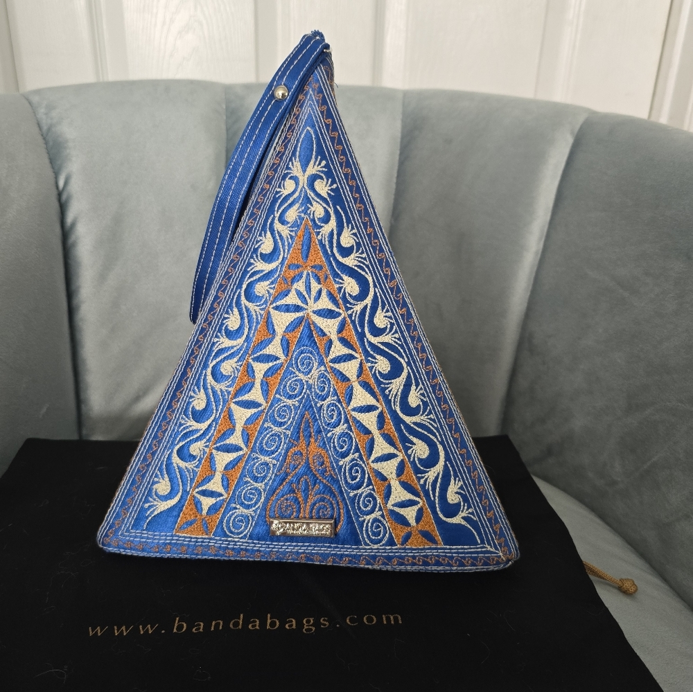 NWOT Banda Bag Pyramid Clutch purse